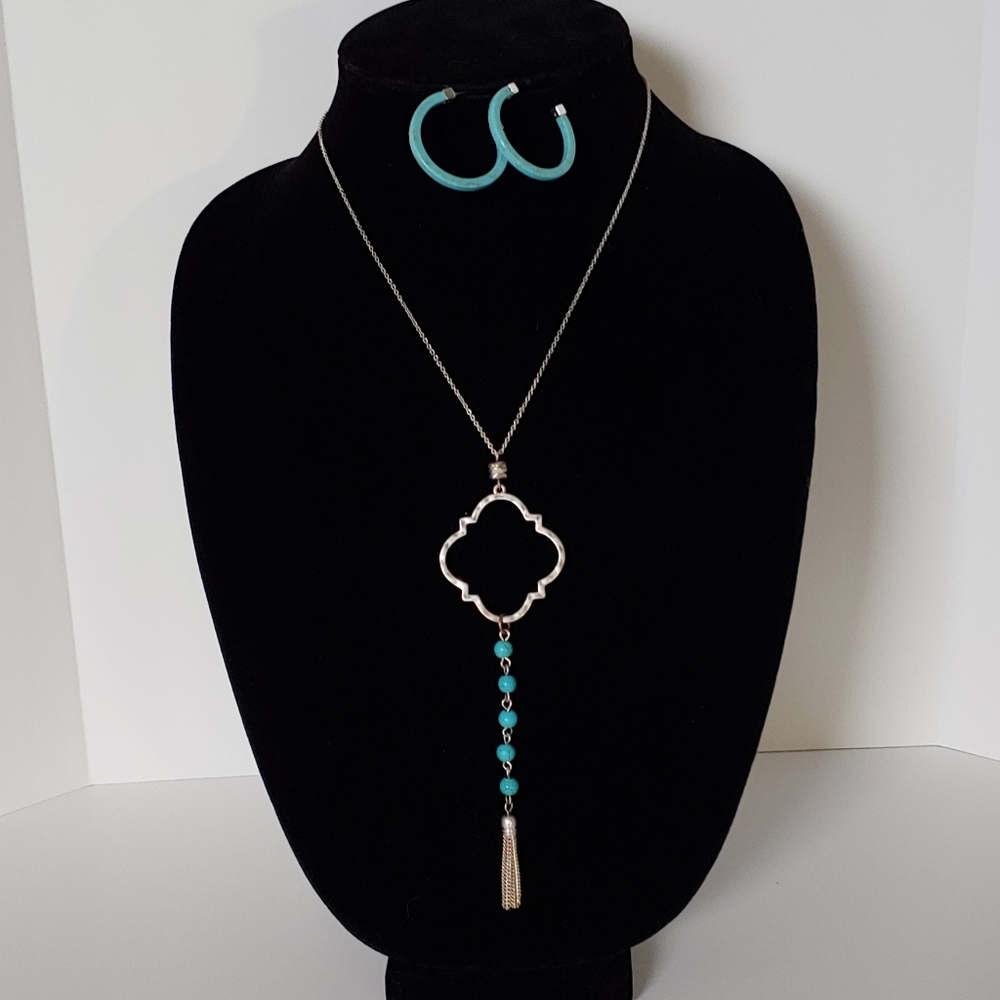 Ambers Allie Faux Turquoise Necklace